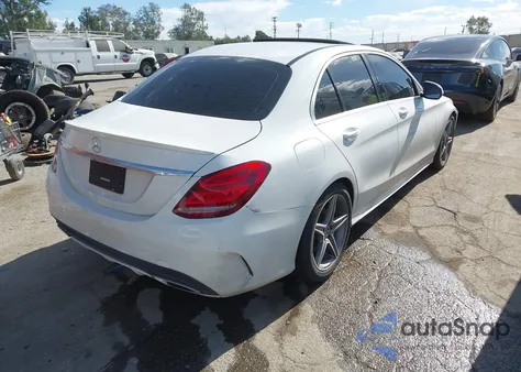 2018 Mercedes-Benz C 300 из США, поврежденный, VIN 55SWF4JB8JU257358